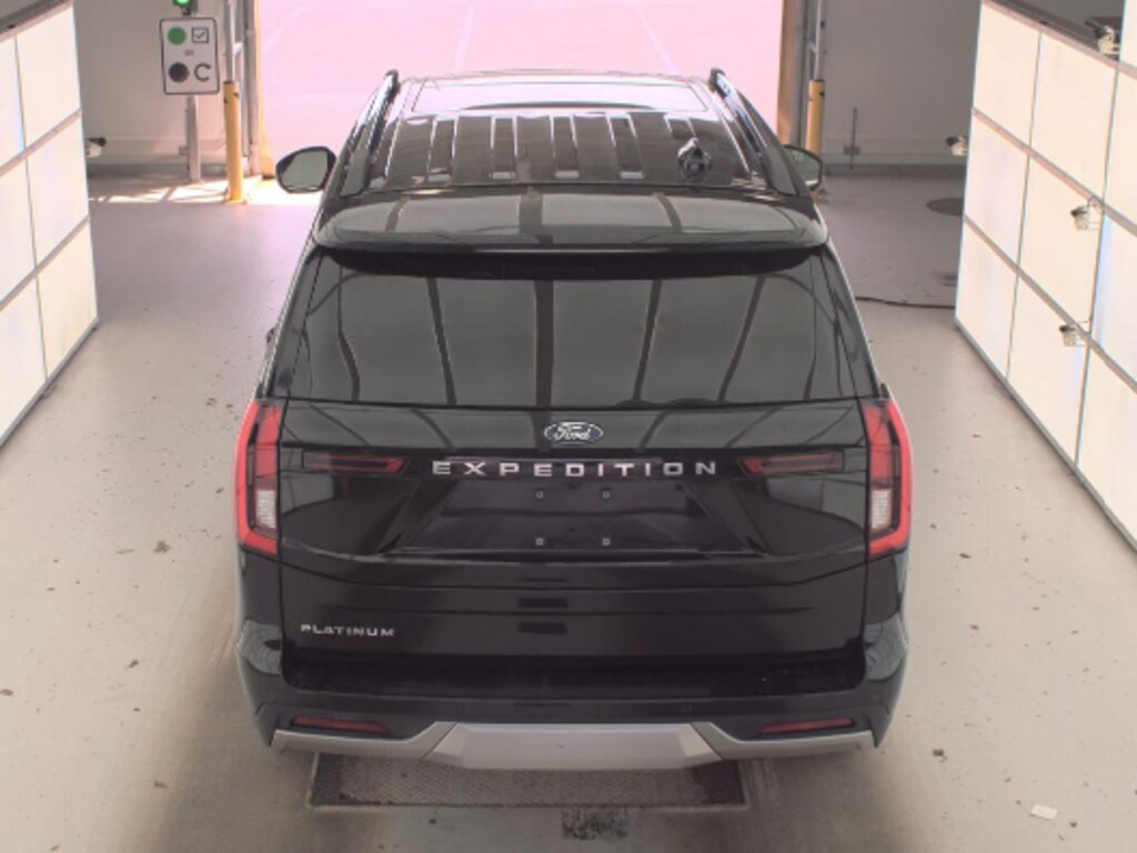 Certified 2025 Ford Expedition Platinum with a Moonroof SUV