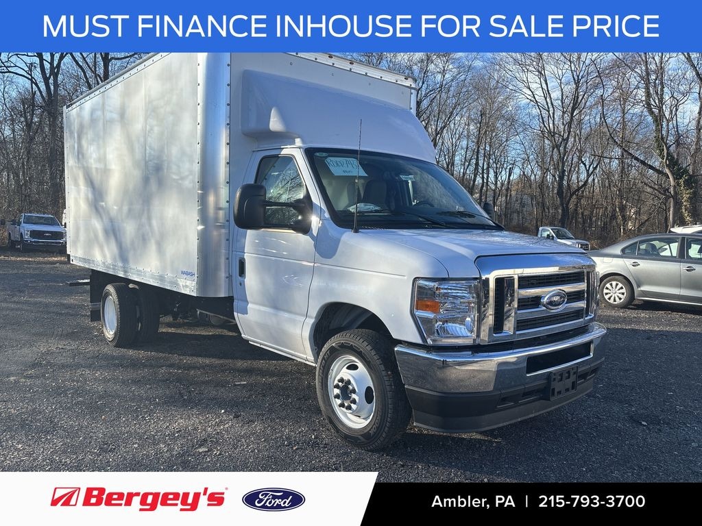 New 2024 Ford E-450SD Base Cab/Chassis
