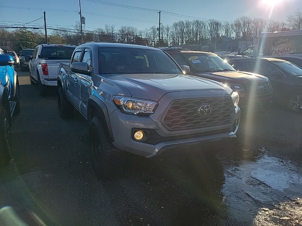 2021 Toyota Tacoma TRD Off-Road photo 2