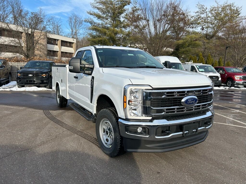 New 2026 Ford F-350SD XL 7.3L 4X4 Chassis
