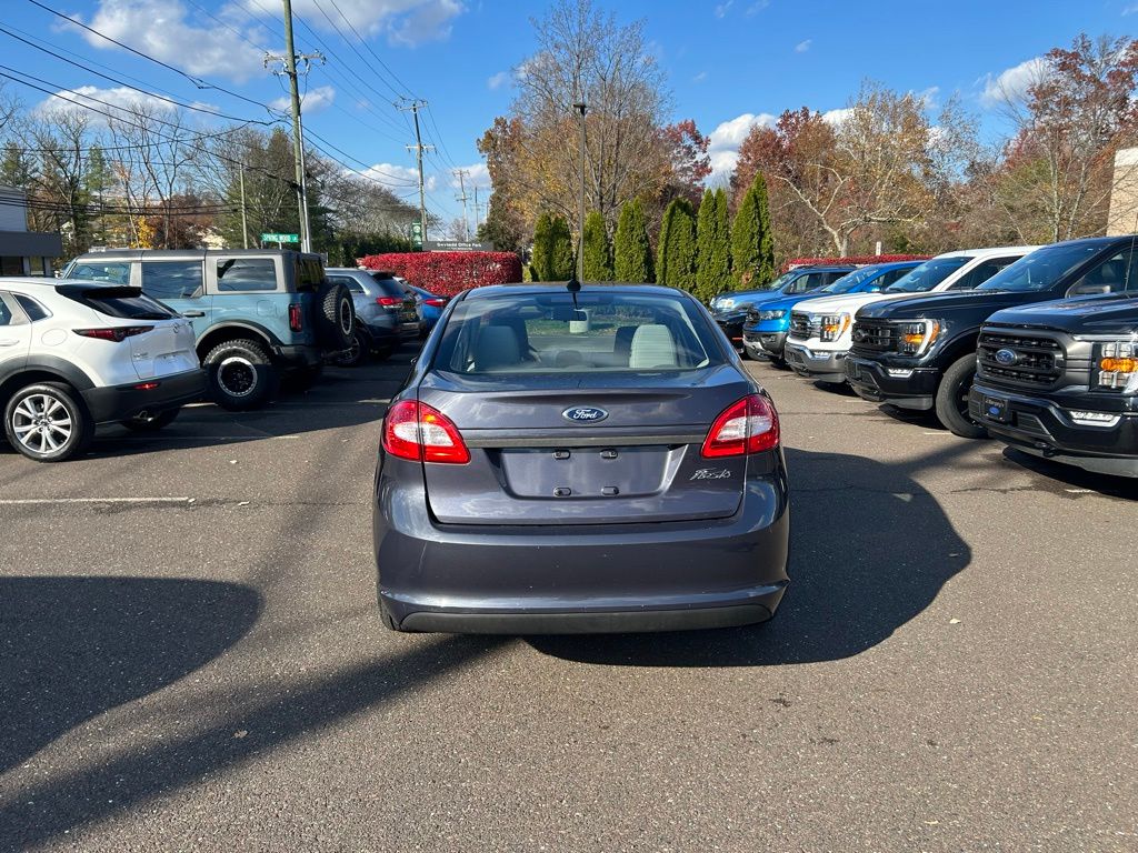 2013 Ford Fiesta S photo 4