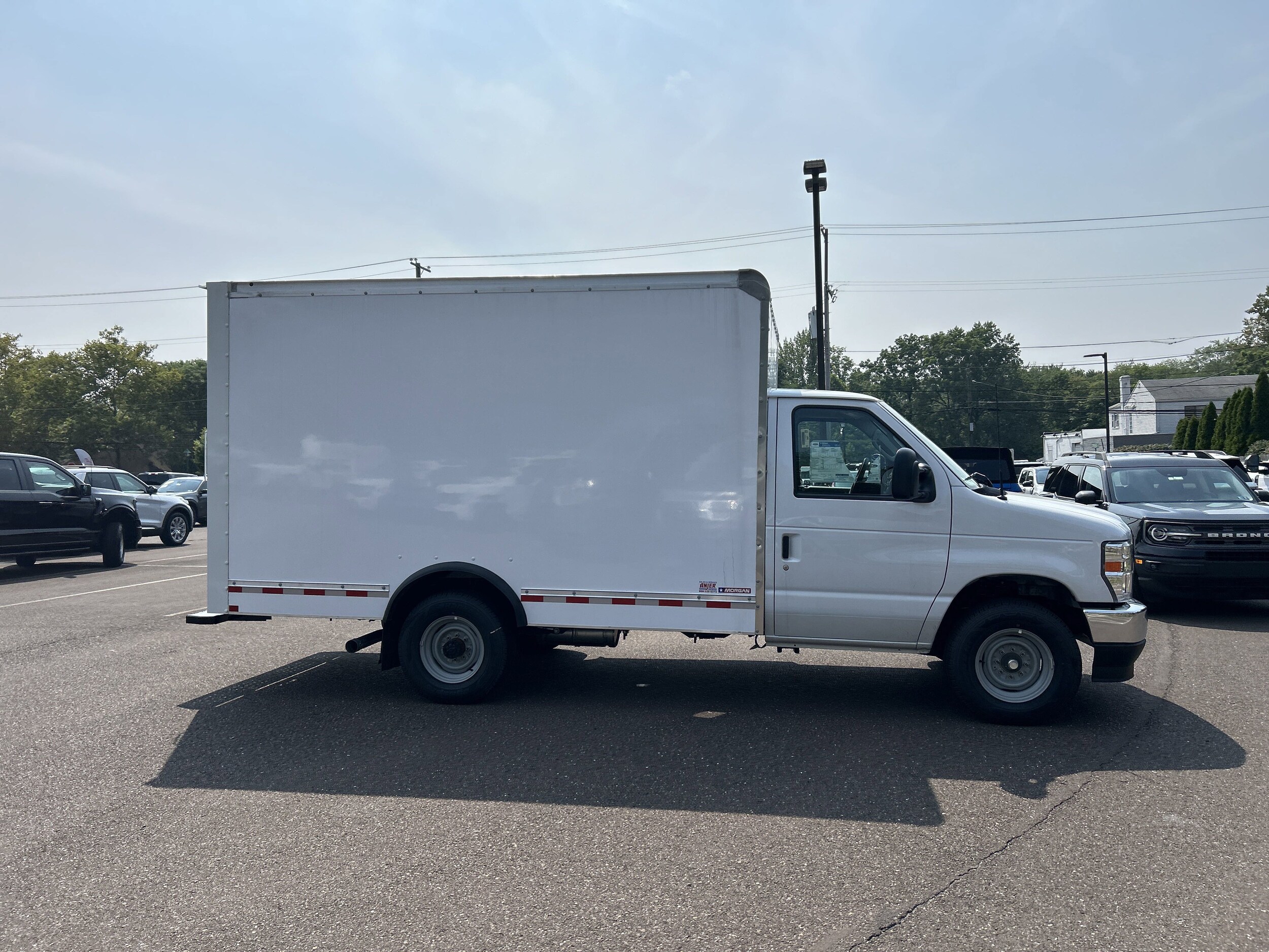 2025 Ford E-350 Base photo 4