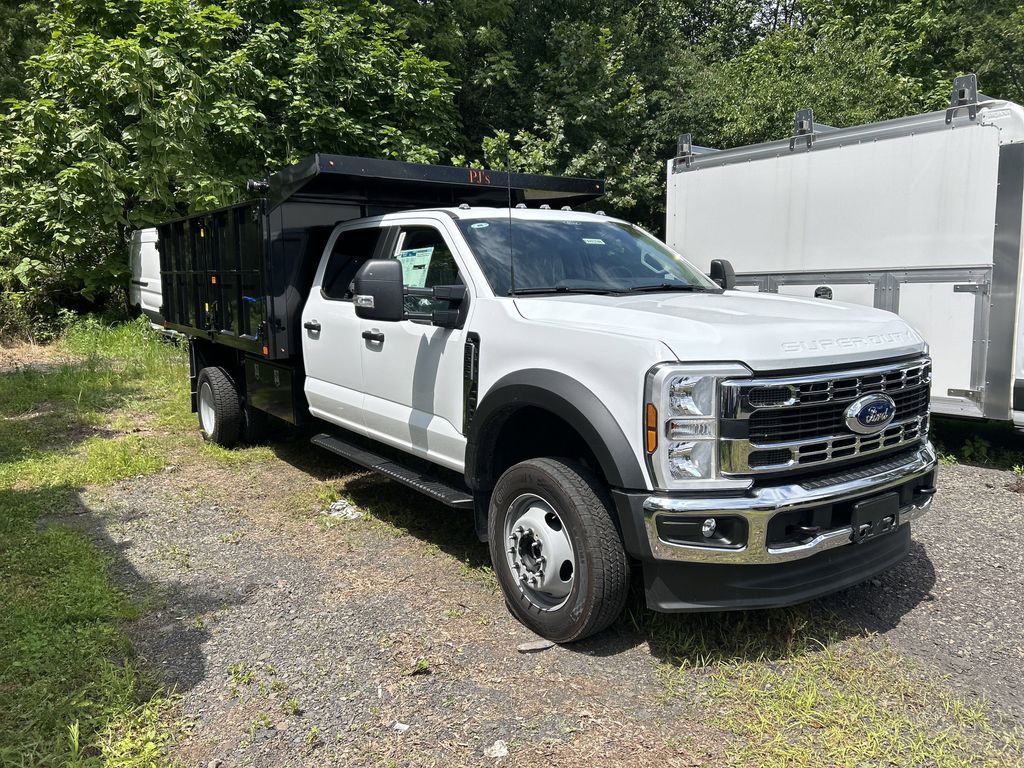 2025 Ford F-550 photo 3