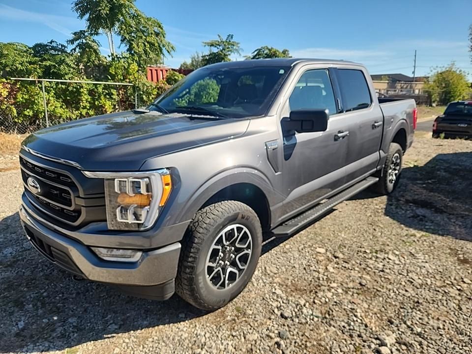 2023 Ford F-150 XLT photo 2