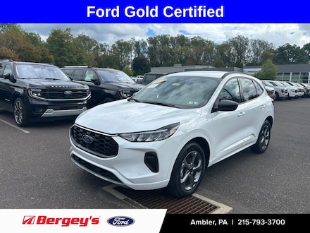 2023 Ford Escape ST-Line with Tech Package SUV 2023 Ford Escape ST-Line with Tech Package SUV