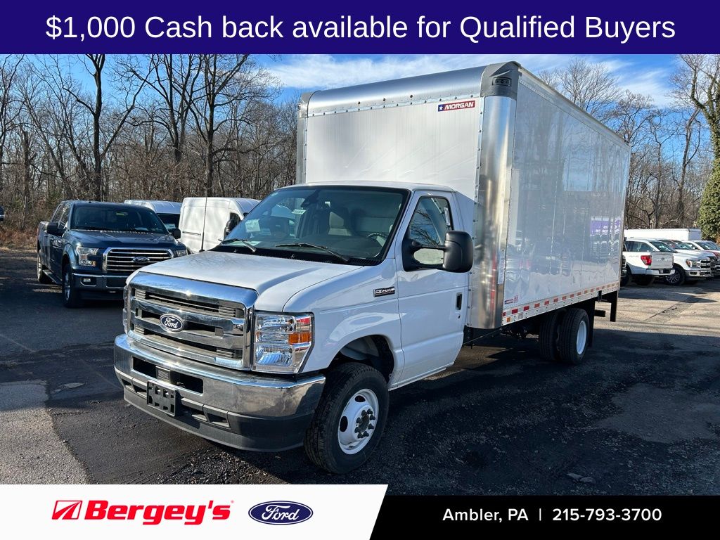 2026 Ford E-Series DRW E-450 Super Duty 176 in WB's photo