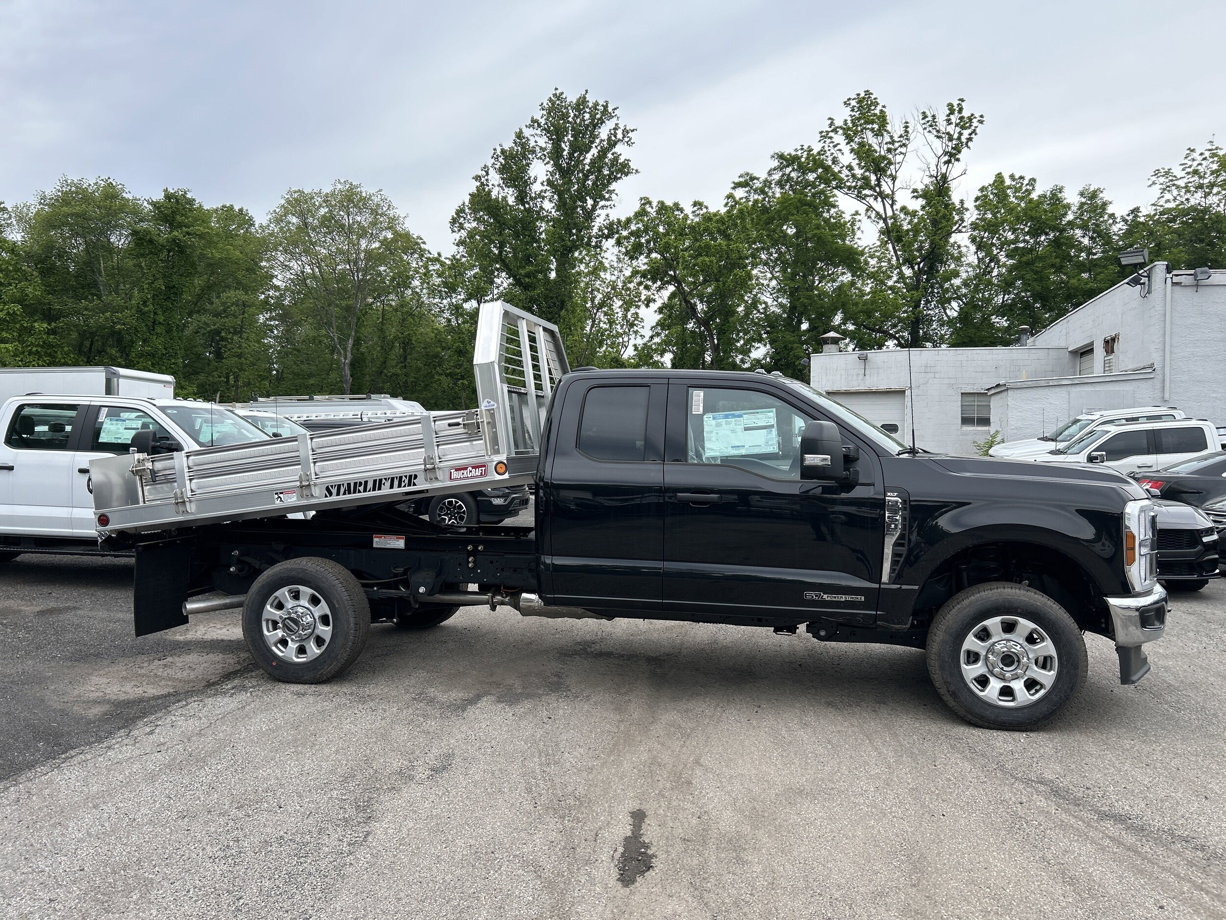 2024 Ford F-350 XLT photo 2