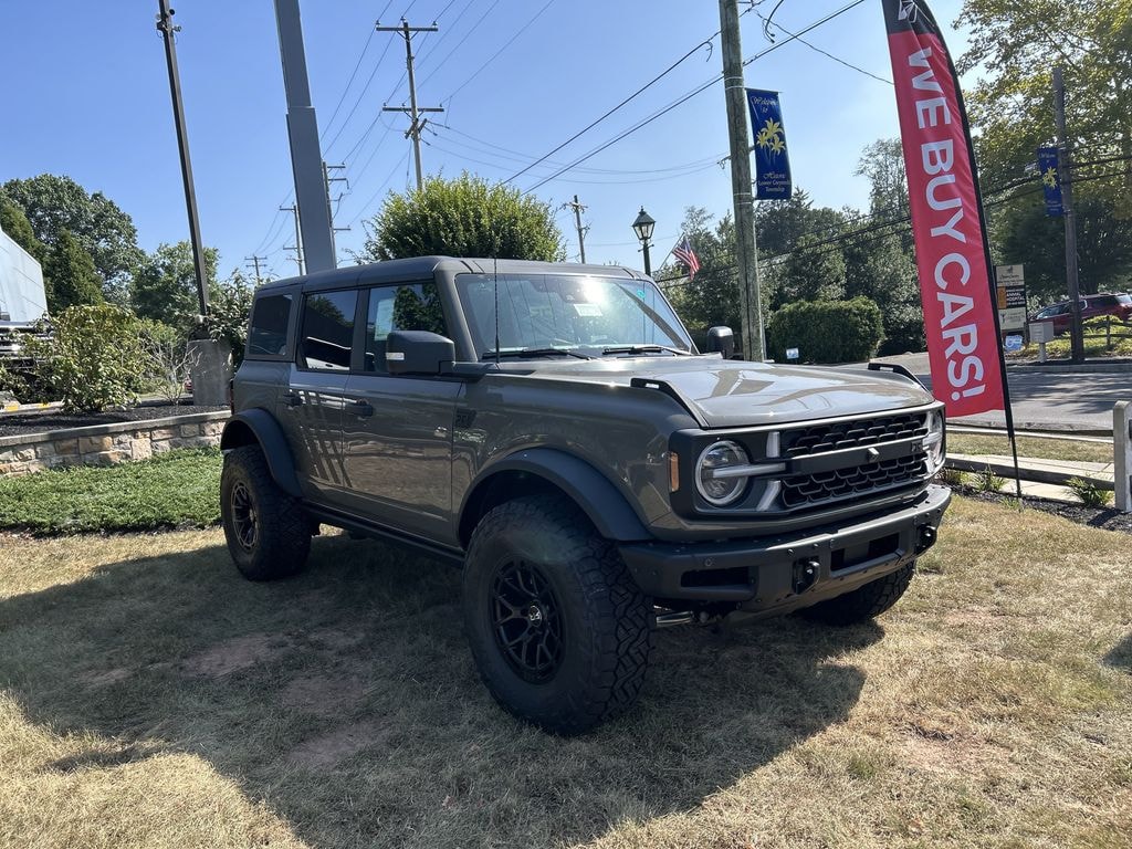 New 2025 Ford Bronco Badlands Hardtop 334A with a V6 SUV