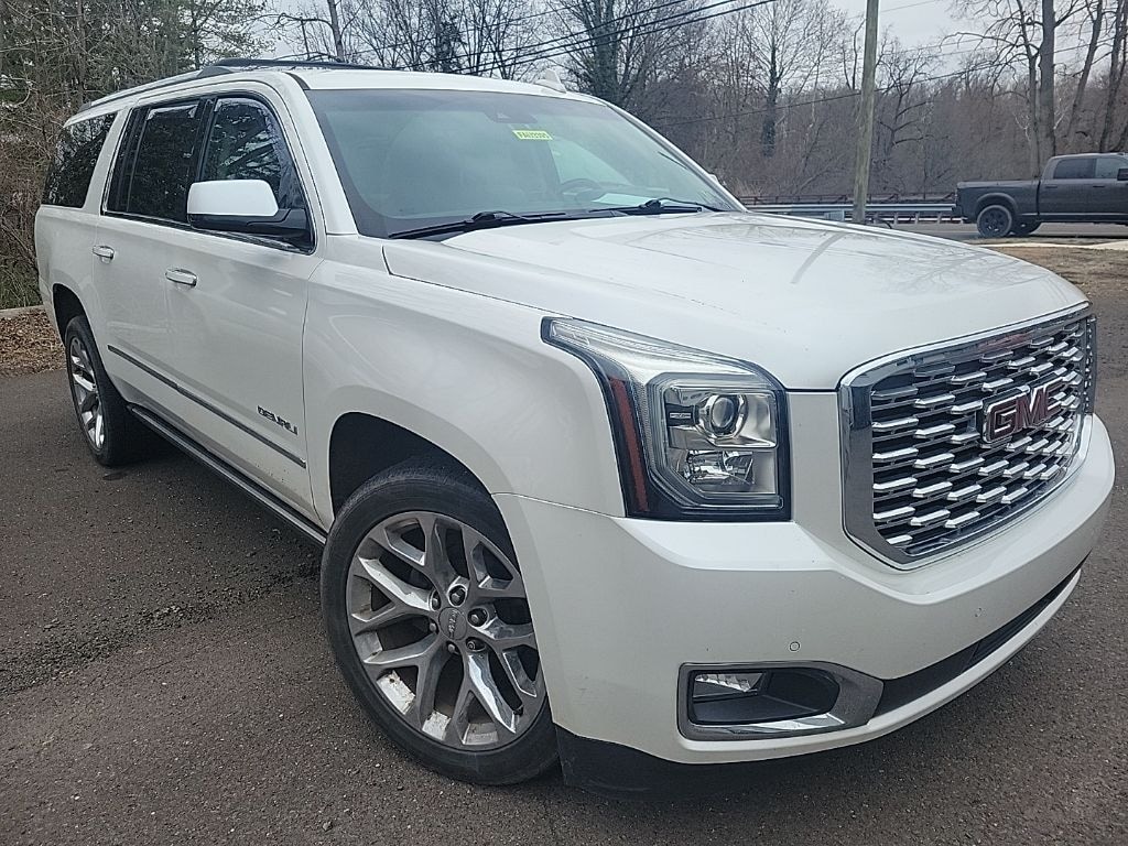 Used 2018 GMC Yukon XL Denali with a Moonroof SUV