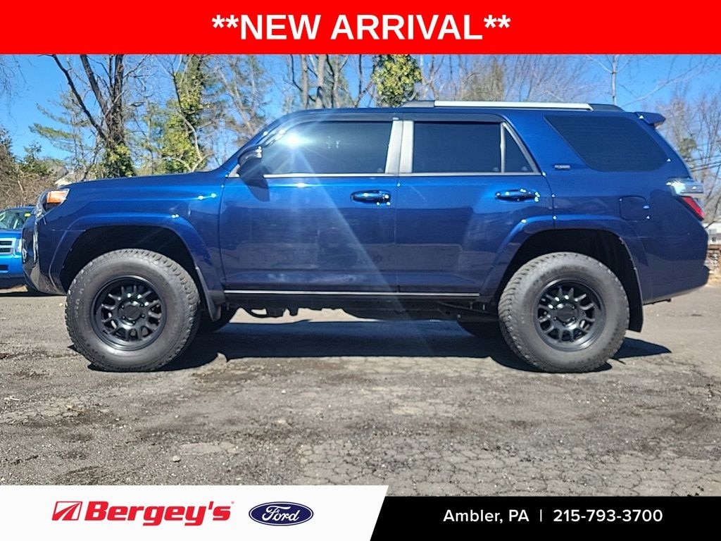 Used 2021 Toyota 4Runner SR5 Premium with a Moonroof SUV