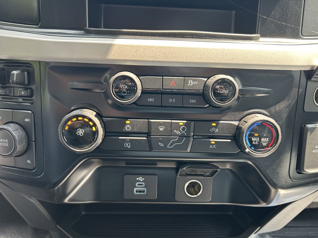 2025 Ford F-350 Super Duty Chassis Cab XL - Photo 27
