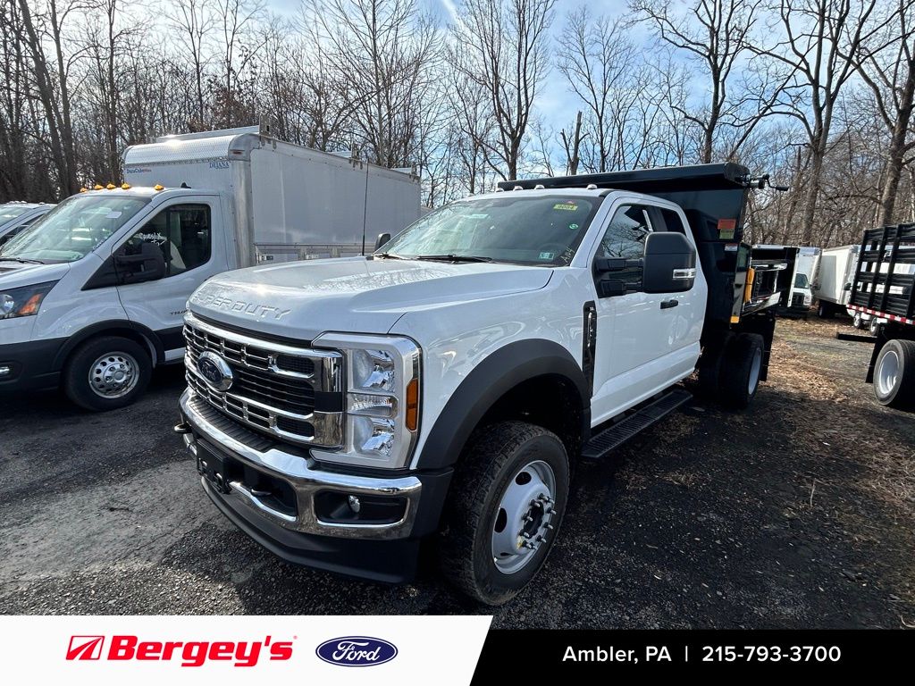 2026 Ford F-450 Super Duty Chassis Cab XL's photo