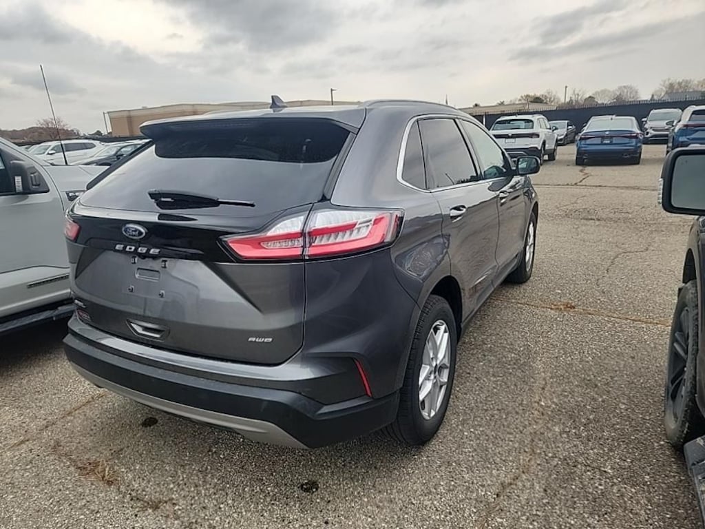 Used 2022 Ford Edge SEL SUV