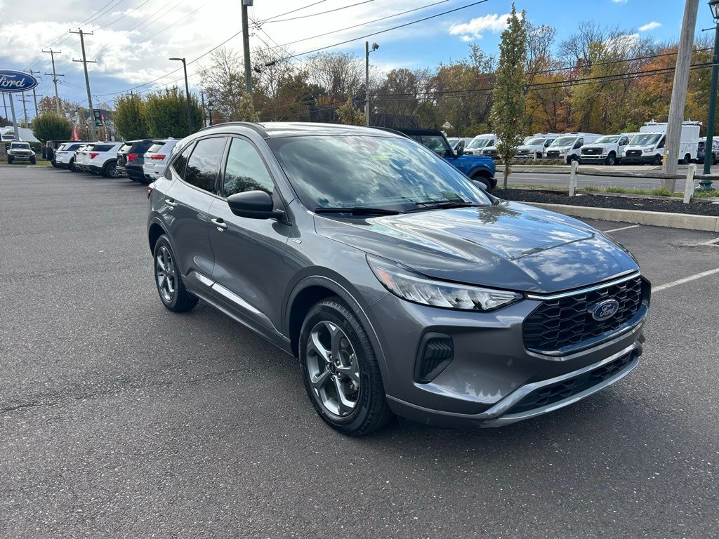 2023 Ford Escape ST-Line photo 3