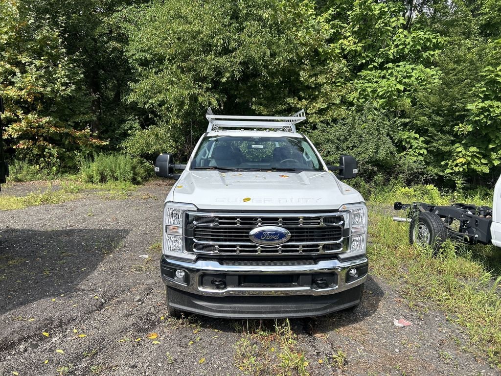 New 2025 Ford F-350SD XL Chassis