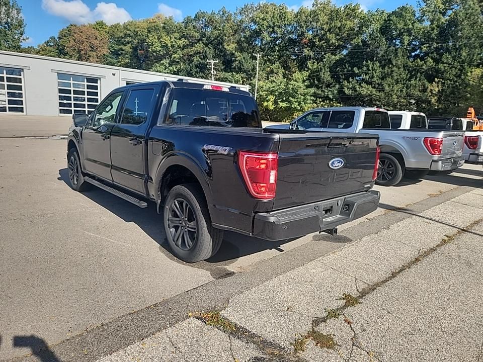 2023 Ford F-150 XLT photo 2