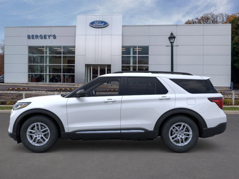 2025 Ford Explorer photo 3