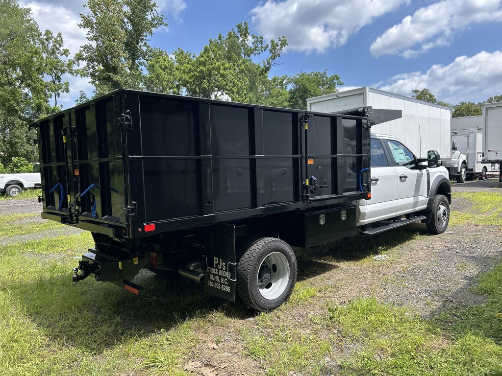 2025 Ford F-550 photo 4