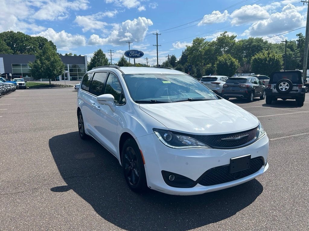 Used 2020 Chrysler Pacifica Hybrid Limited Minivan/Van