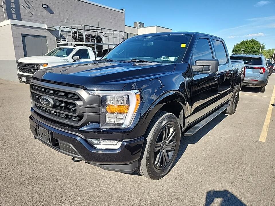 2022 Ford F-150 XLT photo 2