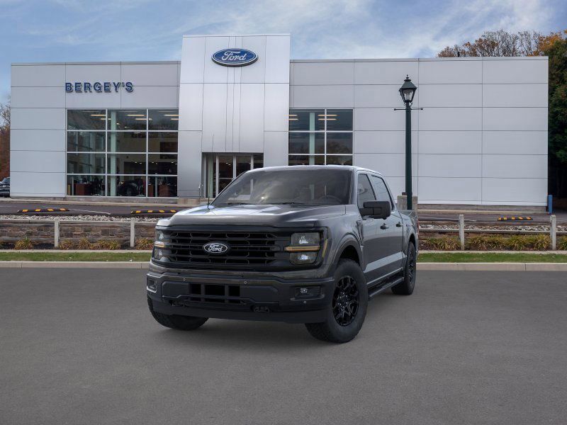 2025 Ford F-150 XLT photo 2