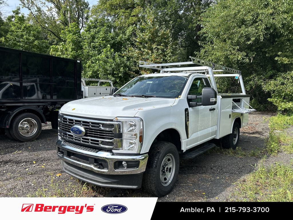 2025 Ford F-350 Super Duty Chassis Cab XLT's photo