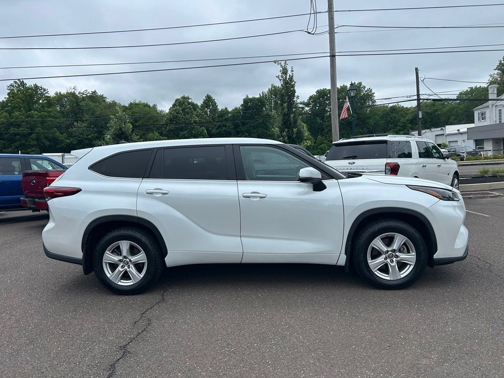 Used 2023 Toyota Highlander LE SUV