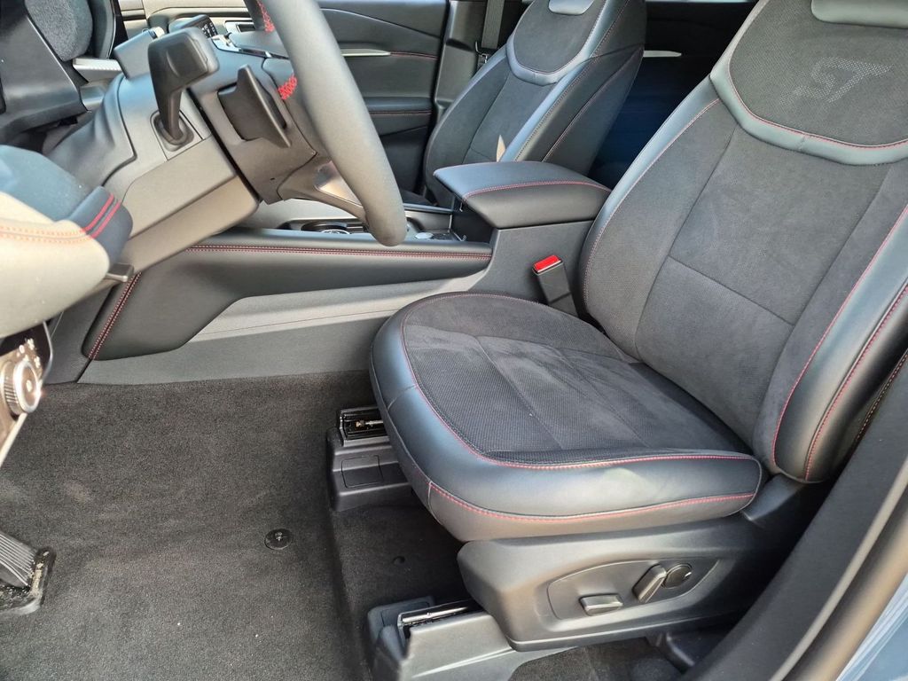 2026 Ford Explorer ST - Photo 11