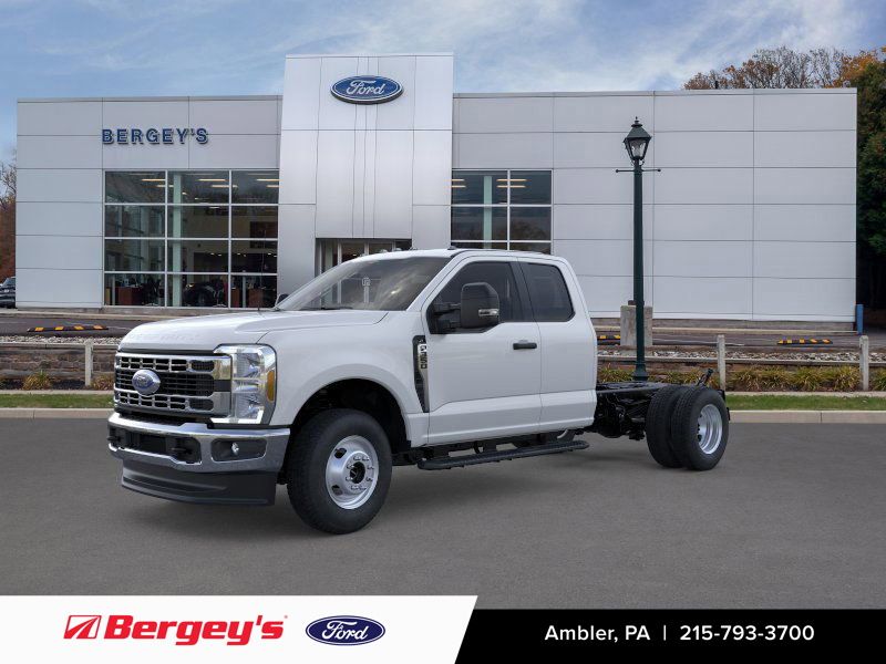 2026 Ford F-350 Super Duty Chassis Cab XL