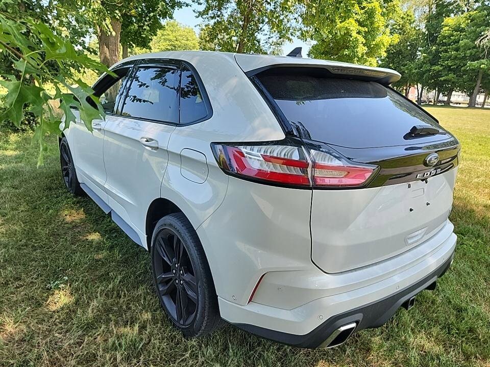 2022 Ford Edge ST photo 3