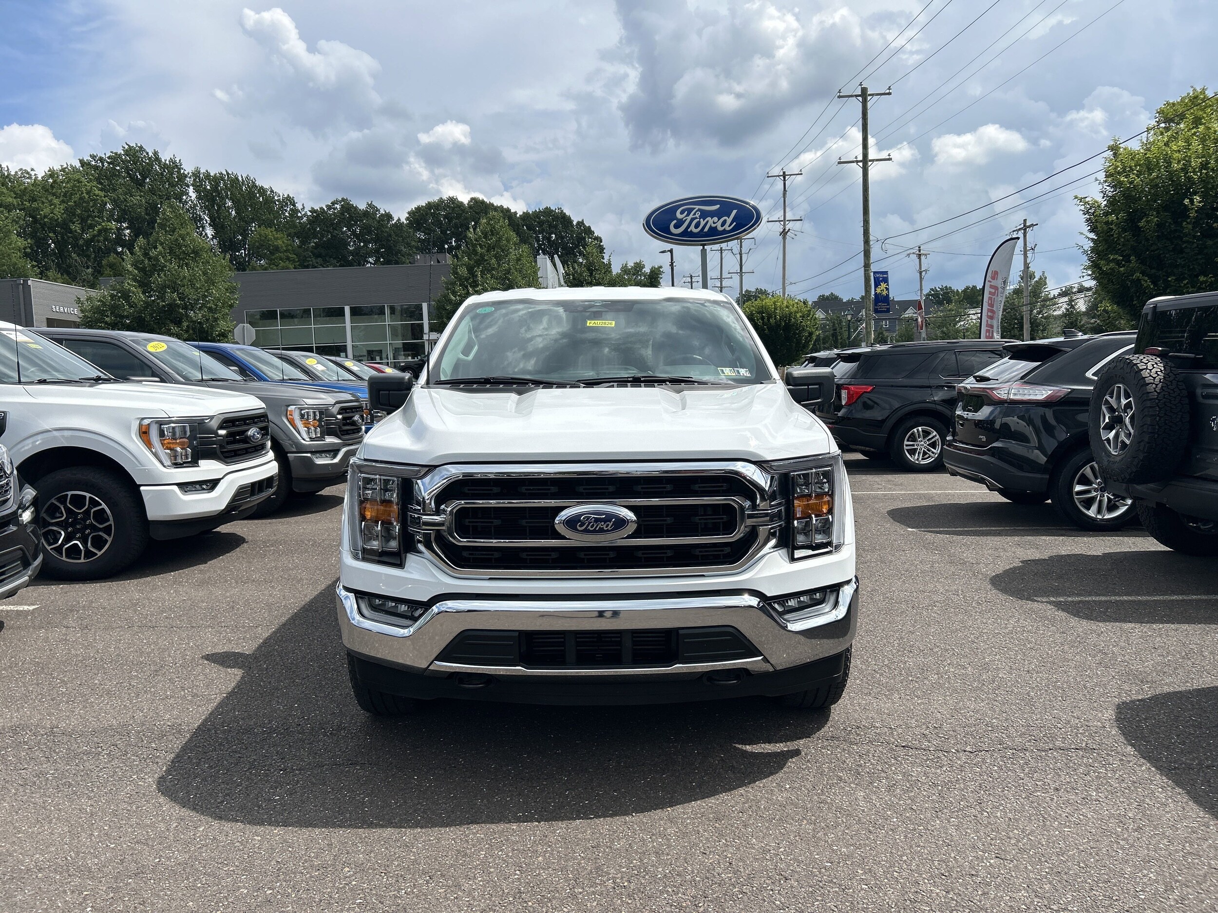 2023 Ford F-150 XLT photo 2