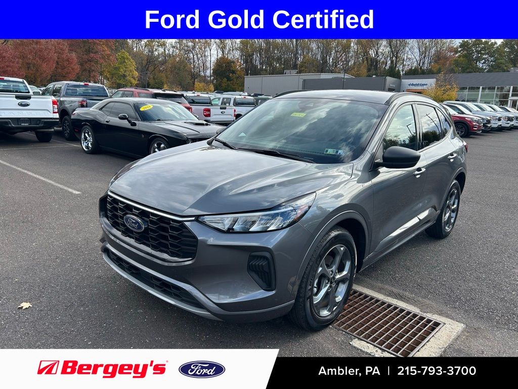 2023 Ford Escape ST-Line's photo