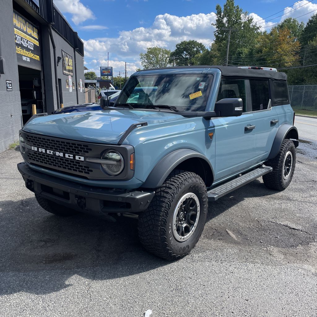 2021 Ford Bronco Badlands photo 2