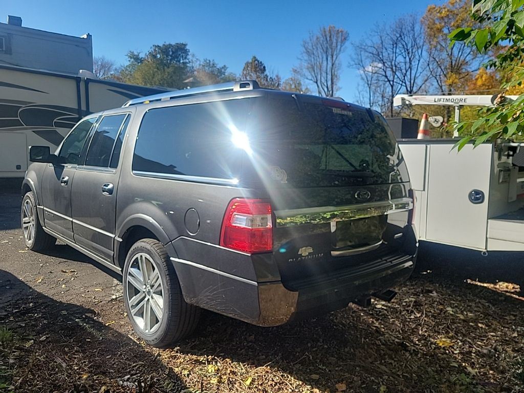 2017 Ford Expedition EL Platinum photo 2