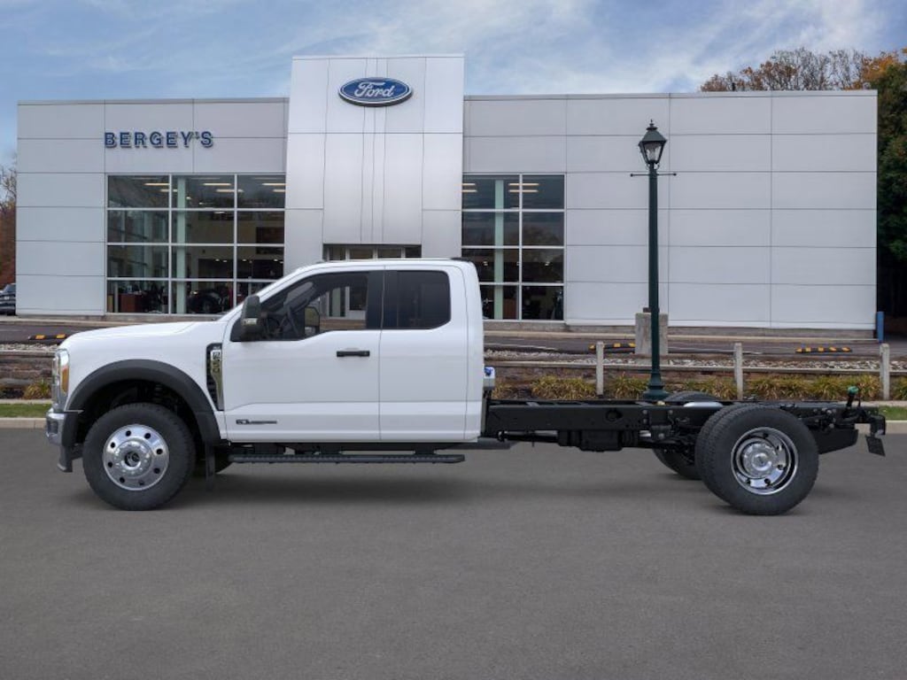 New 2025 Ford F-550SD XLT Diesel 4X4 Chassis