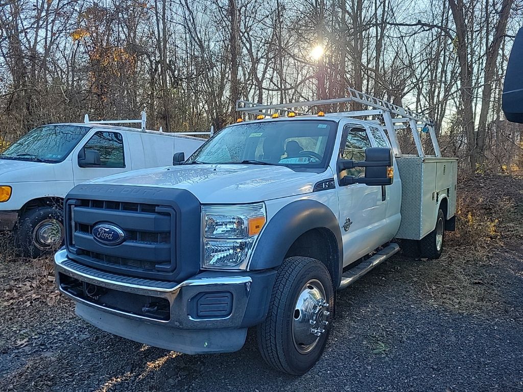 2013 Ford F-450 photo 2