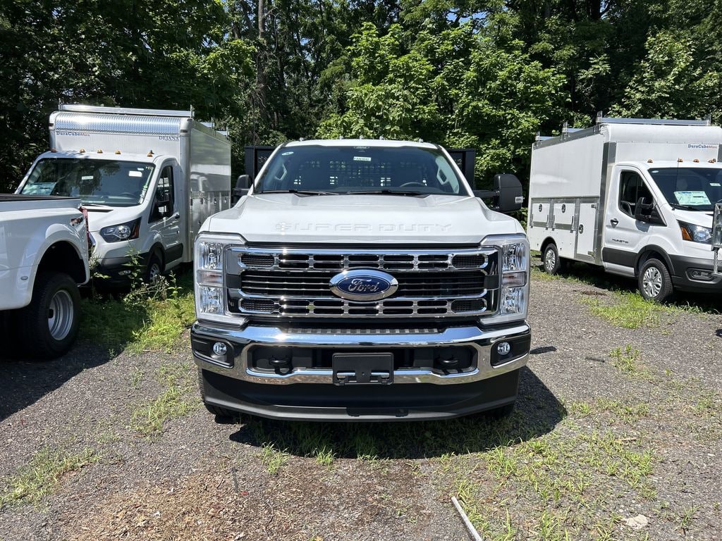 New 2025 Ford F-350SD XL Chassis