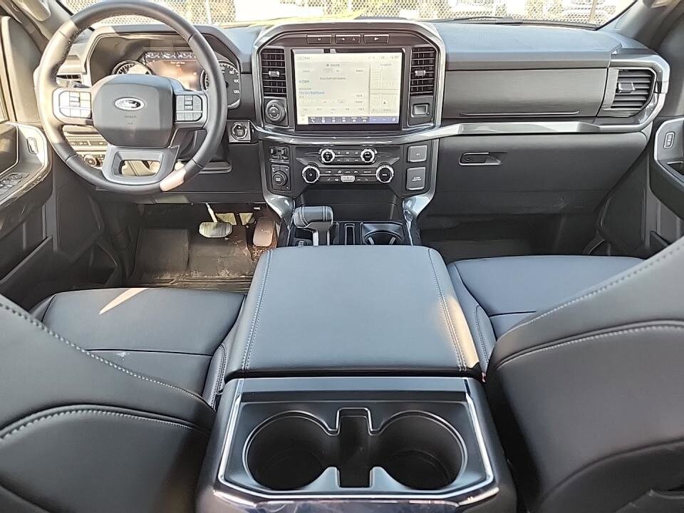 2023 Ford F-150 XLT photo 3