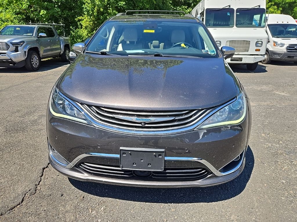 Used 2017 Chrysler Pacifica Hybrid Platinum with VIN 2C4RC1N77HR782681 for sale in Spring House, PA
