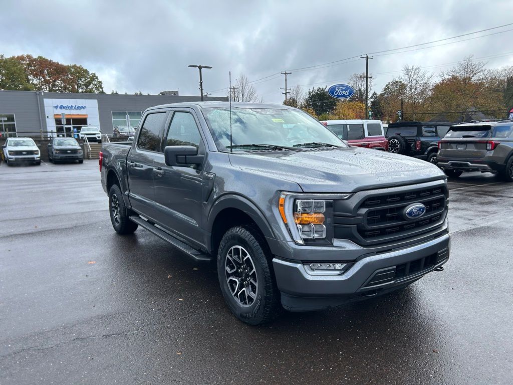 2023 Ford F-150 XLT photo 3