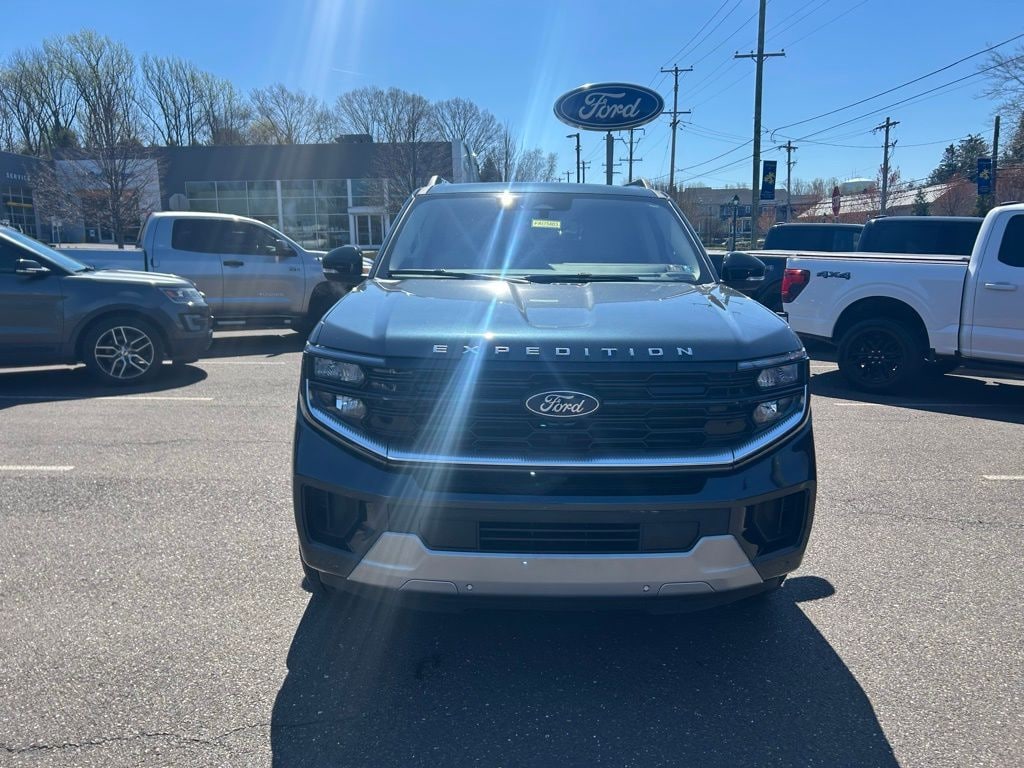 Certified 2025 Ford Expedition Max Platinum with a Moonroof SUV
