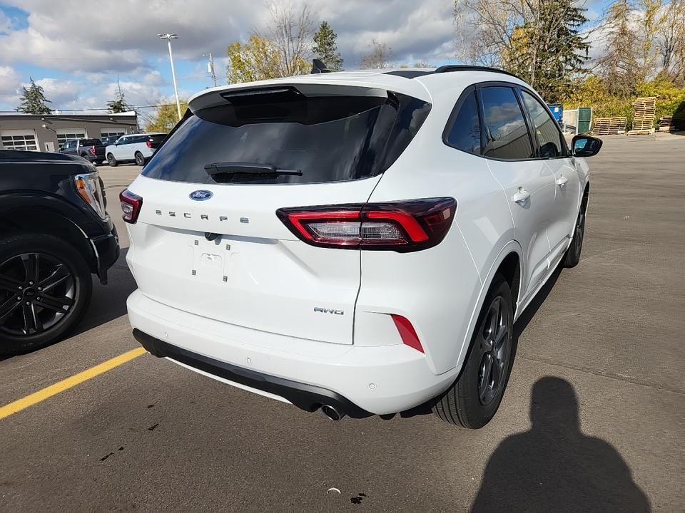 2023 Ford Escape ST-Line photo 4