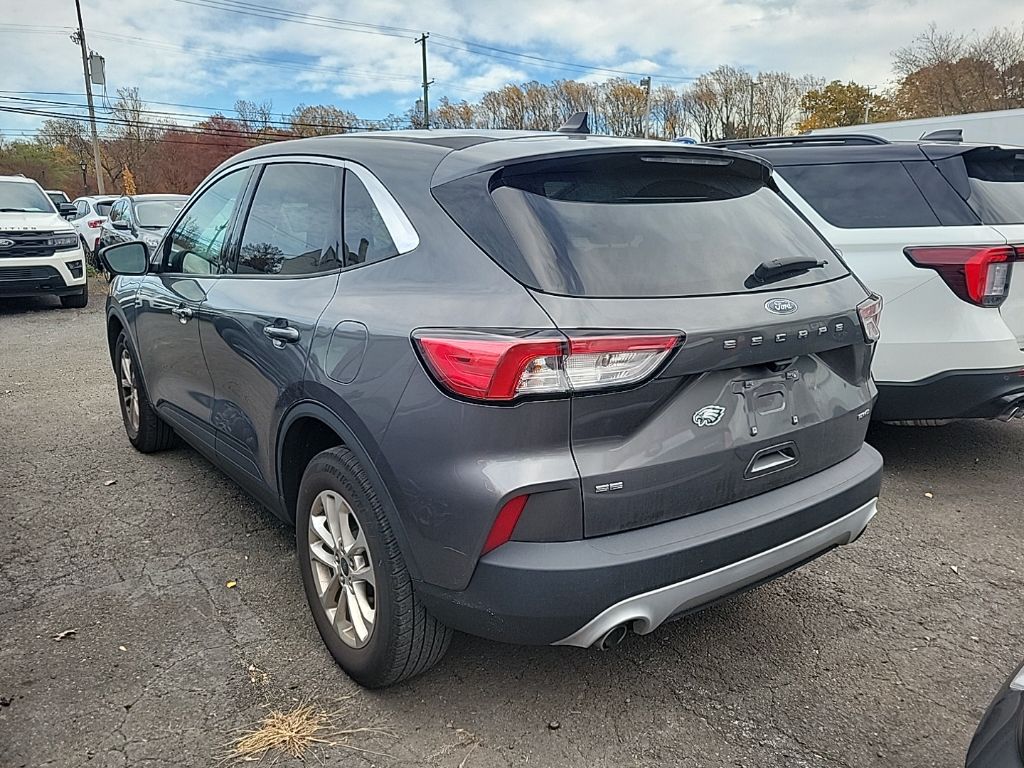 2022 Ford Escape SE photo 3