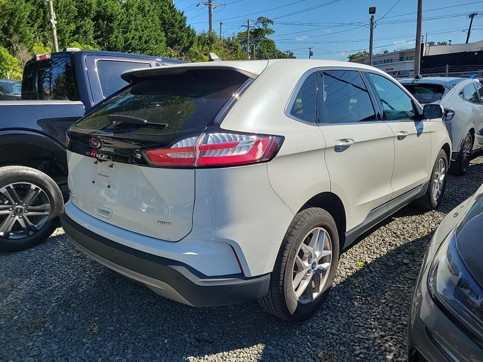 2022 Ford Edge SEL photo 3