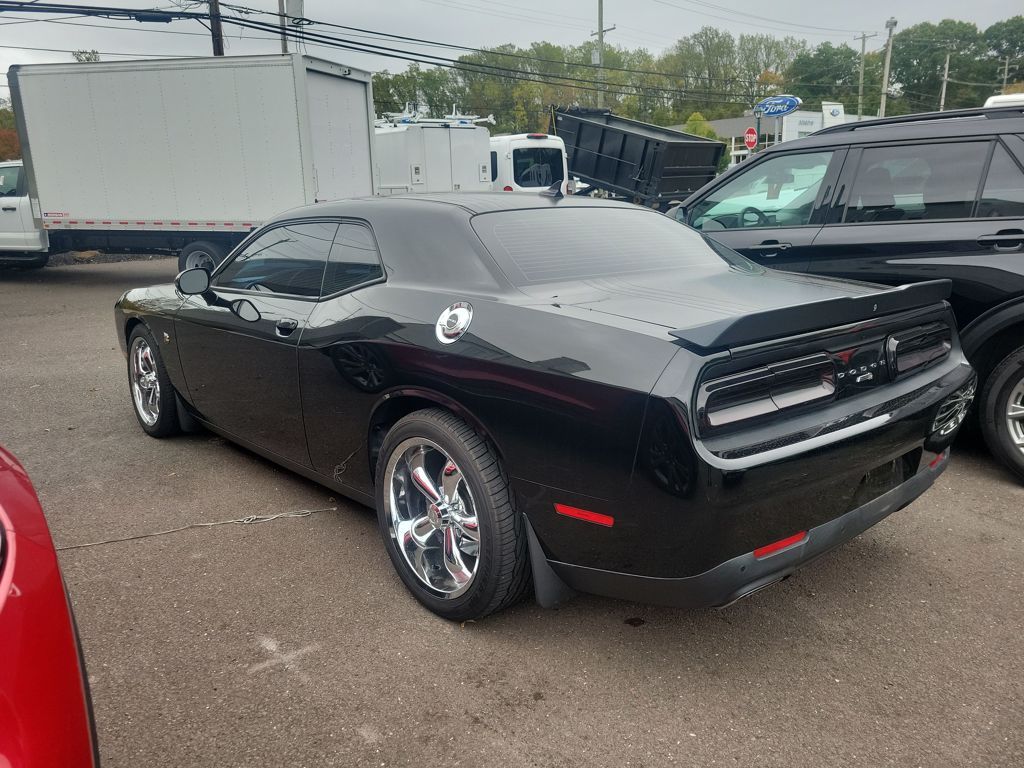 2016 Dodge Challenger R/T Scat Pack Shaker photo 4
