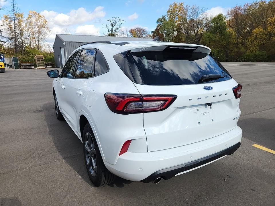 2023 Ford Escape ST-Line photo 3