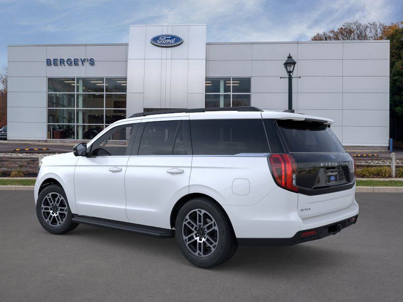 2025 Ford Expedition photo 4