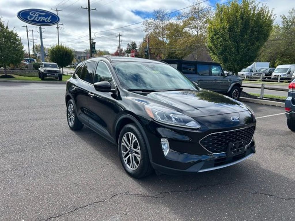 Certified 2022 Ford Escape SEL with Navigation and a Moonroof SUV