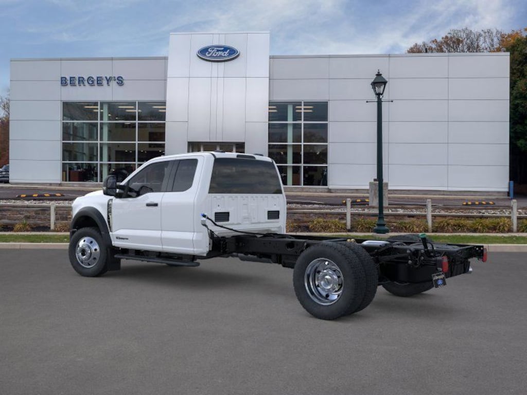 New 2025 Ford F-550SD XLT Diesel 4X4 Chassis