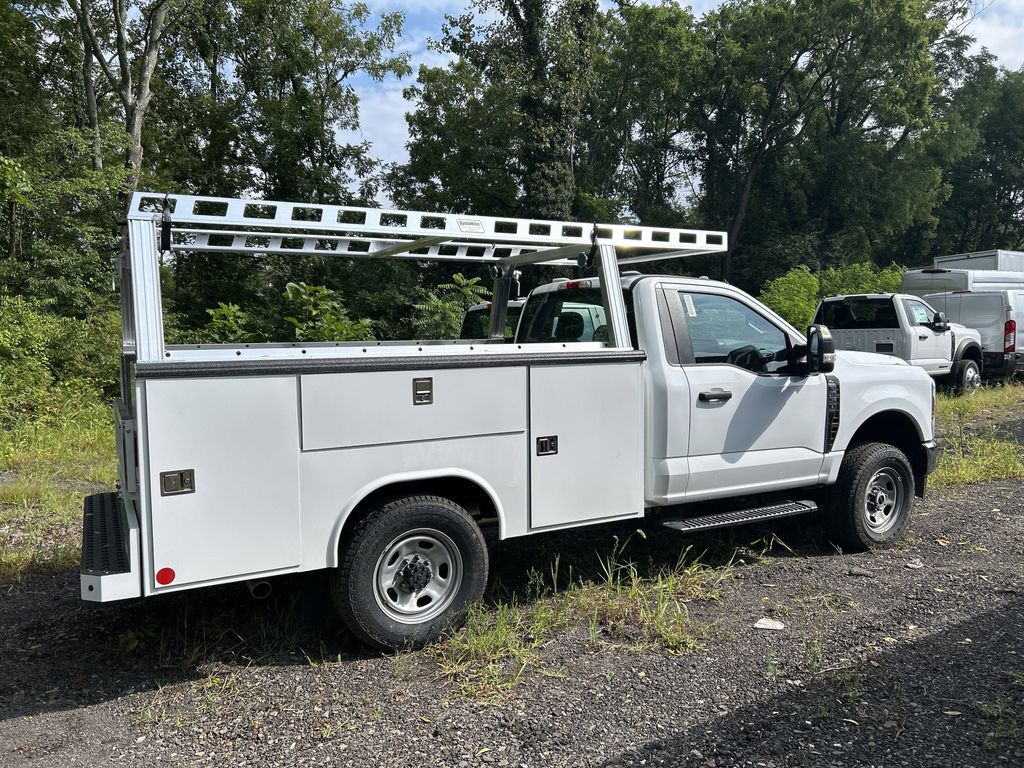 2025 Ford F-350 XL photo 2